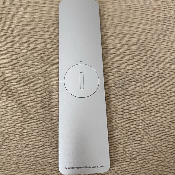 AppleTV - 3rd Generation - Picture 5 of 7